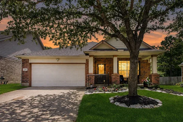 $2,350 | 11302 North Creekwood Hills Lane, Houston, TX 77070