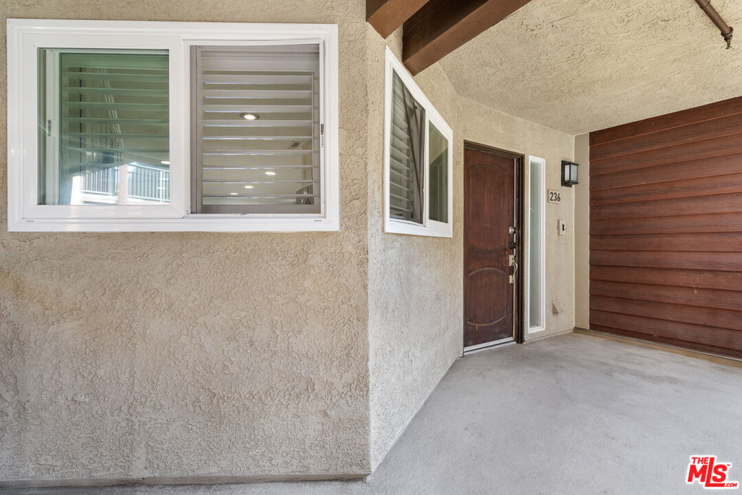 4150 Vía Dolce, Unit 236 Venice, CA 90292 - Photo 3 of 26 a view of an empty room with a window