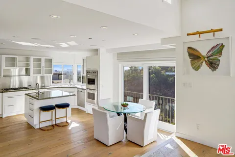 $2,998,000 | 1433 Summitridge Drive, Beverly Hills, CA 90210