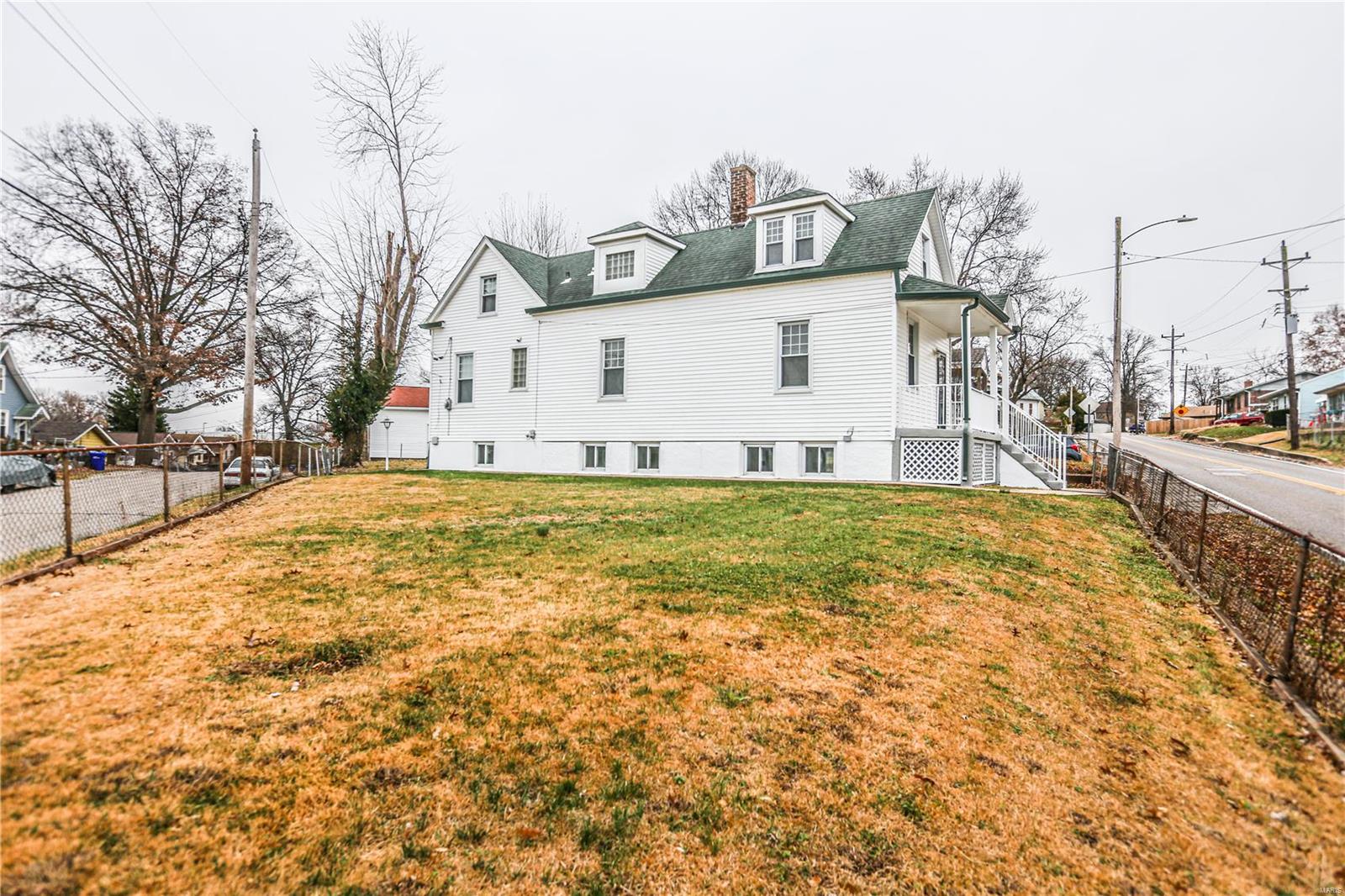 610 Military Road St. Louis, MO 63125 - Photo 2 of 31 Gallery Image 2