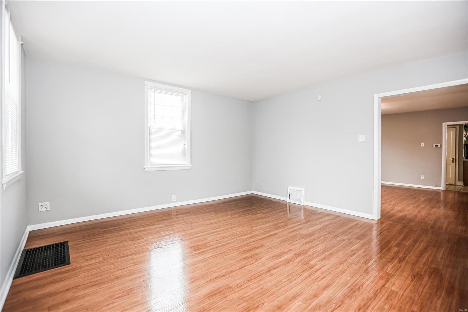 610 Military Road St. Louis, MO 63125 - Photo 4 of 31 Gallery Image 4