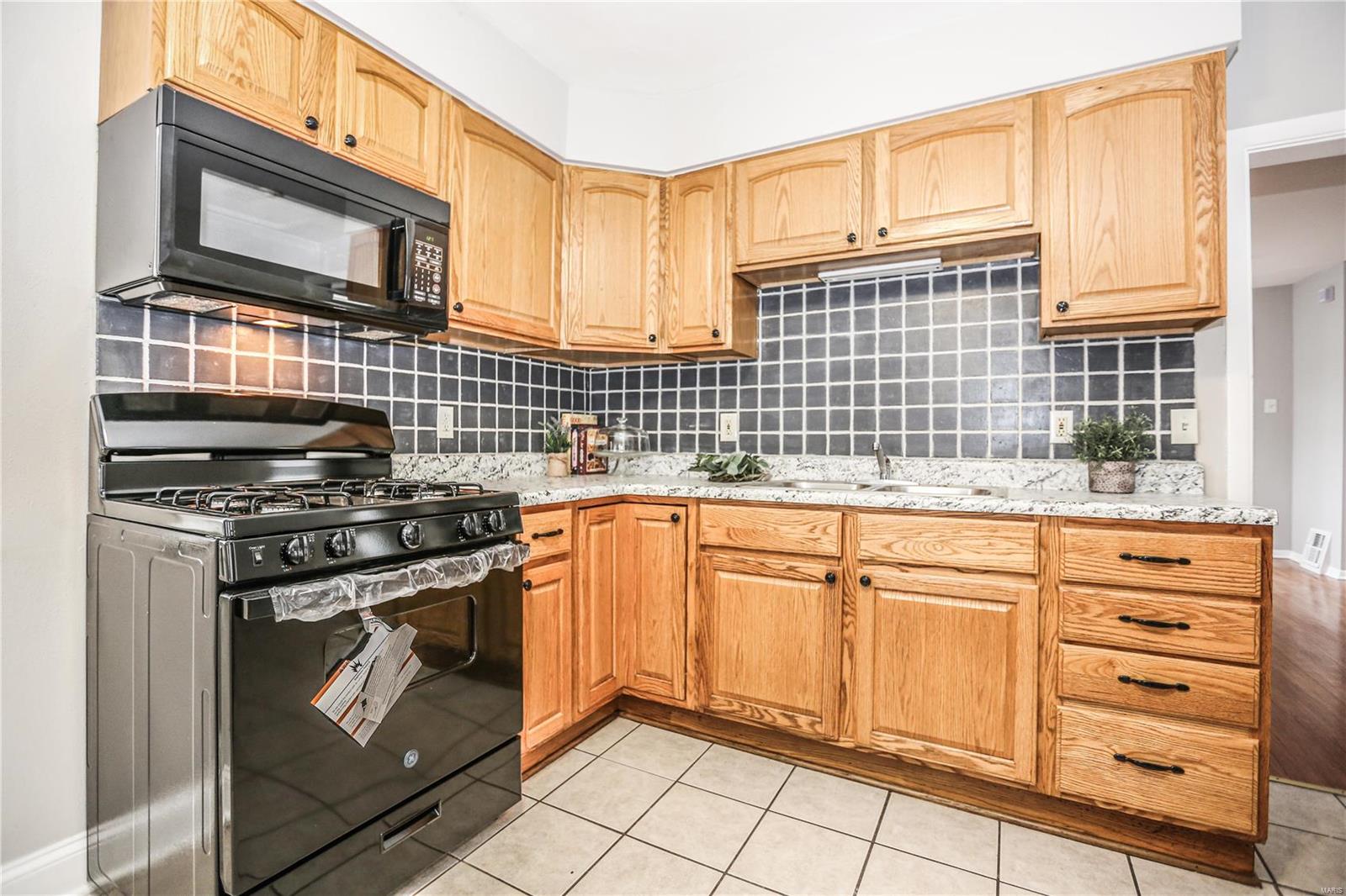 610 Military Road St. Louis, MO 63125 - Photo 8 of 31 Gallery Image 8
