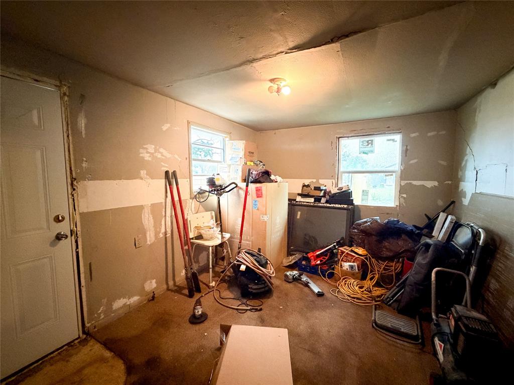 506 North Ave B Haskell, TX 79521 - Photo 10 of 13 a view of a room with gym equipment