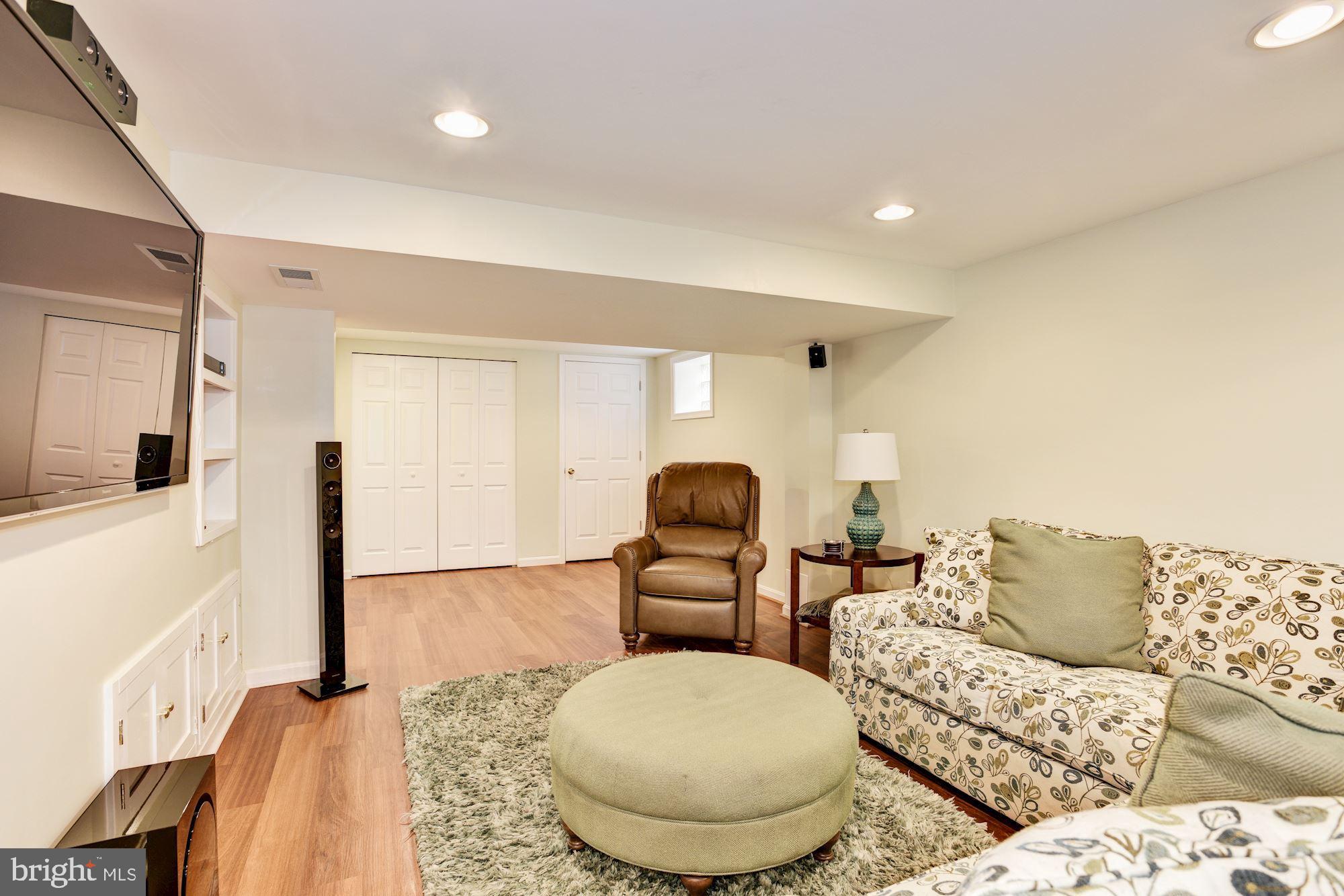 31 Dungarrie Road Baltimore, MD 21228 - Photo 21 of 35 Family Room