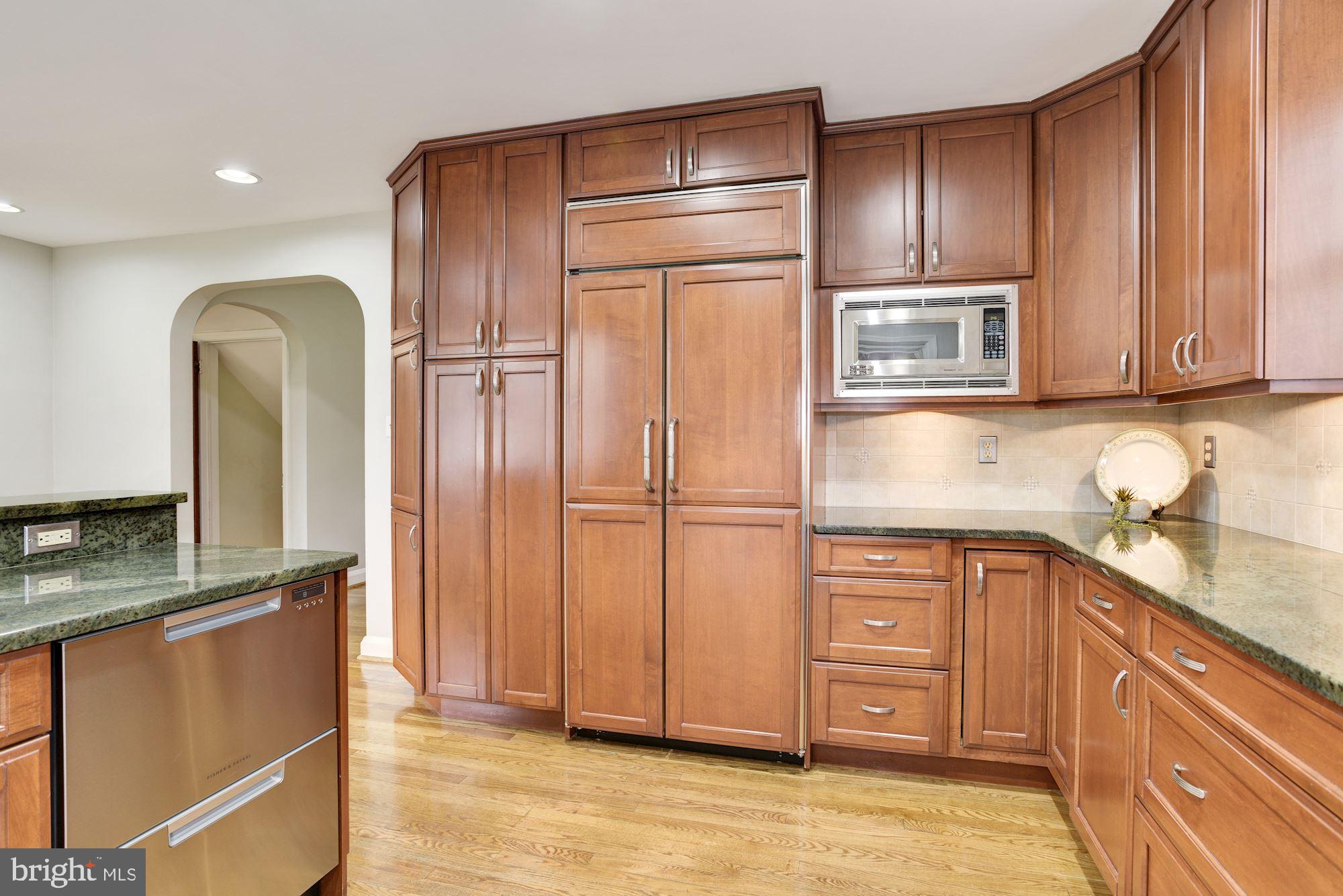 31 Dungarrie Road Baltimore, MD 21228 - Photo 10 of 35 Eat-In Kitchen