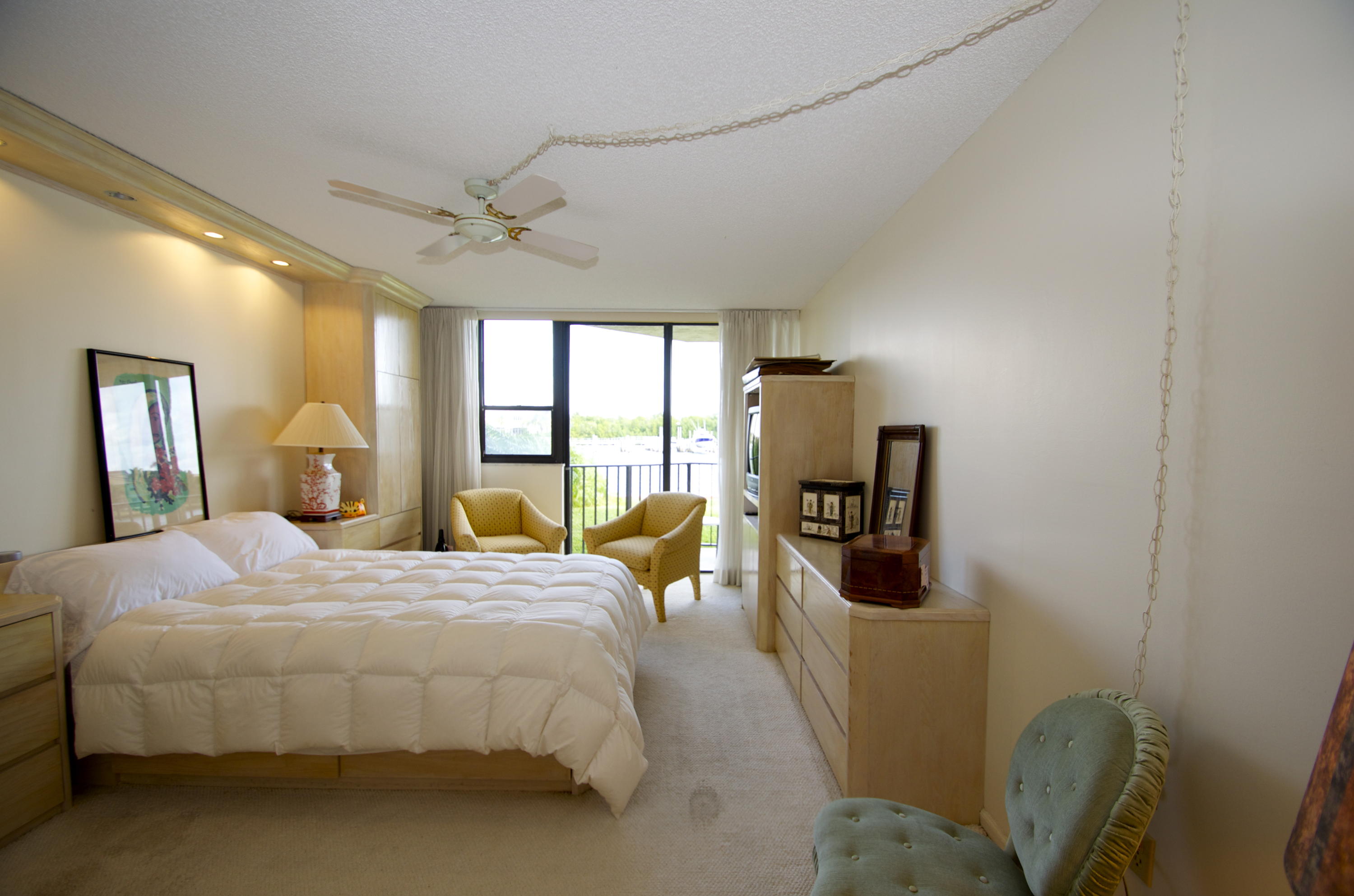 899 Jeffery Street, Unit 115 Boca Raton, FL 33487 - Photo 16 of 29 MASTER BEDROOM