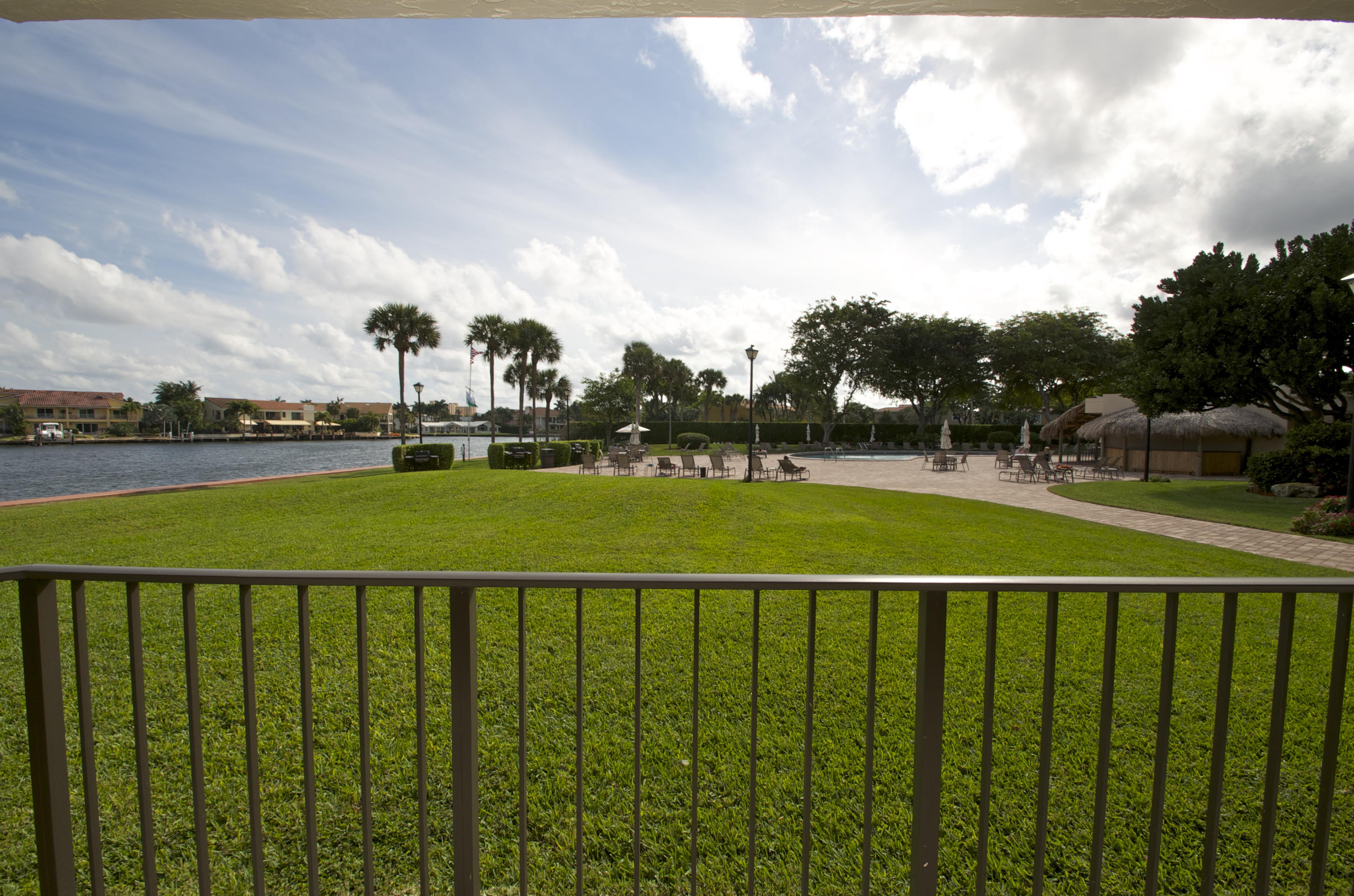 899 Jeffery Street, Unit 115 Boca Raton, FL 33487 - Photo 4 of 29 VIEW
