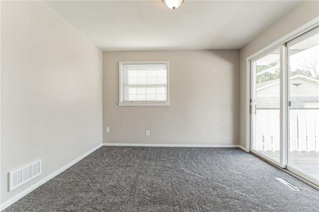 352 Walnut Hill Road Uniontown, PA 15401 - Photo 15 of 30 an empty room with a window