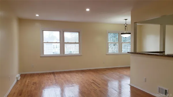 $3,200 | 15-39 208th Street, Unit 2 | Bay Terrace