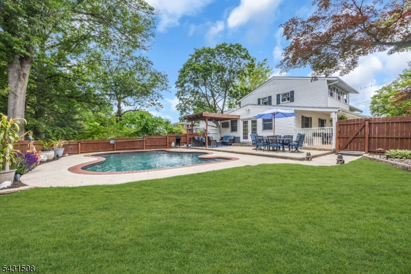 1038 Centre Street Raritan, NJ 08869 - Photo 27 of 30