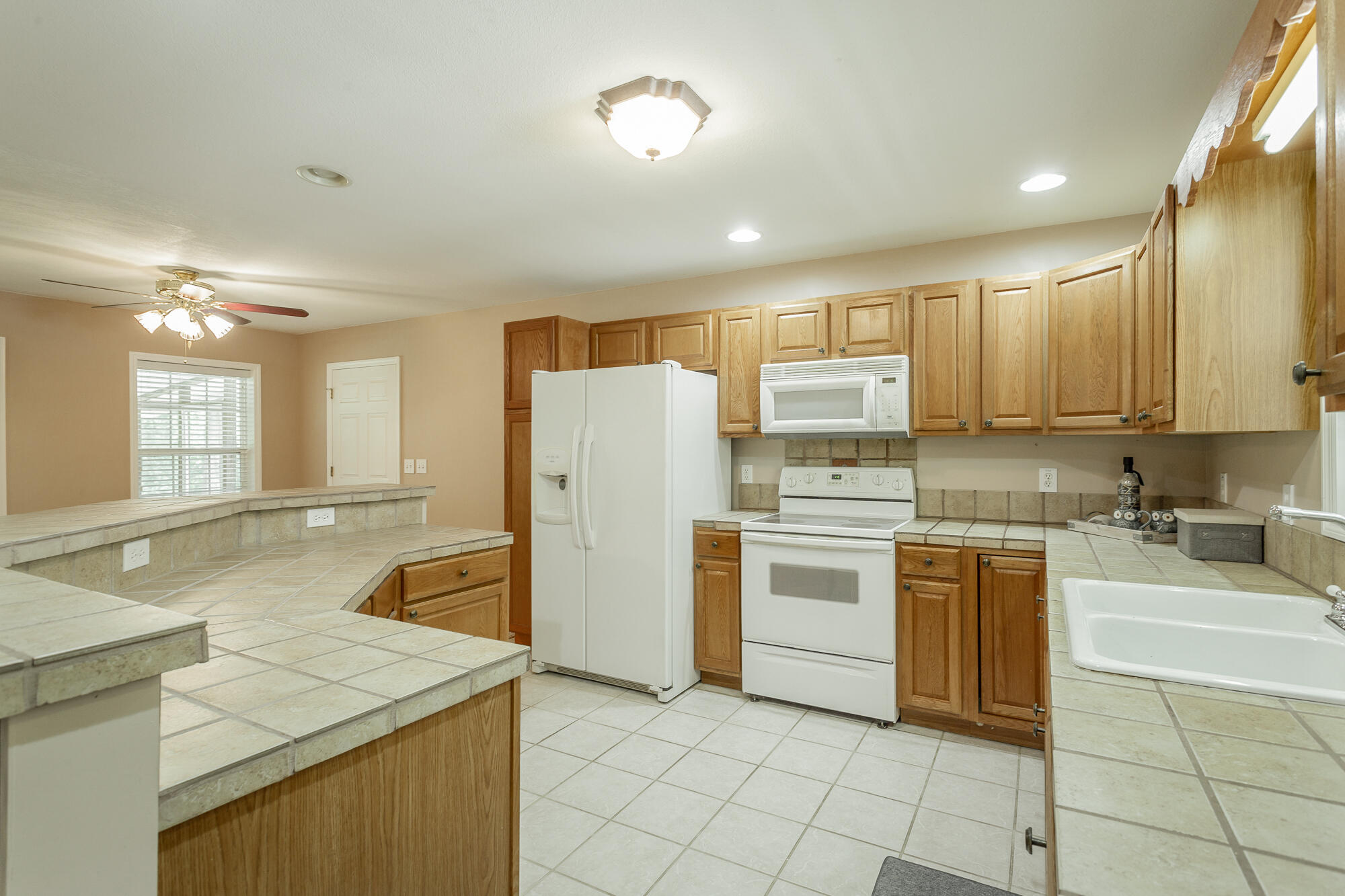 543 Randolph Lane Decatur, TN 37322 - Photo 5 of 37 Kitchen