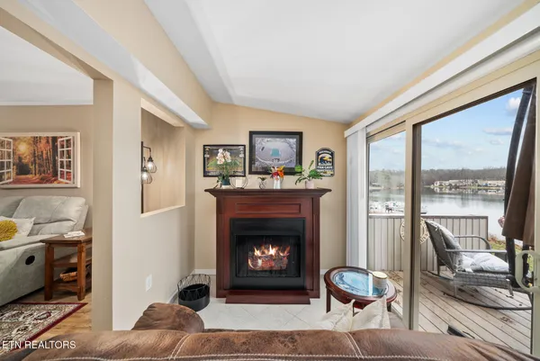 $249,000 | 65 Lakeshore Terrace, Unit 21, Fairfield Glade, TN 38558