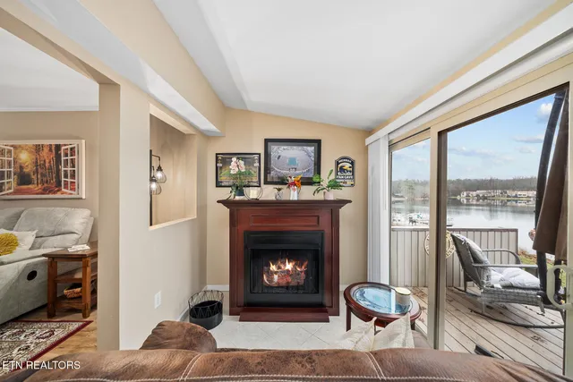 $249,000 | 65 Lakeshore Terrace, Unit 21, Fairfield Glade, TN 38558