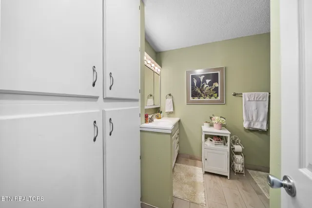 $249,000 | 65 Lakeshore Terrace, Unit 21, Fairfield Glade, TN 38558