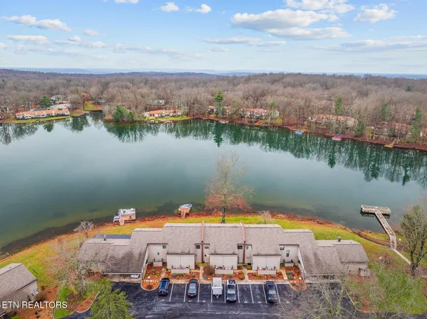 $249,000 | 65 Lakeshore Terrace, Unit 21, Fairfield Glade, TN 38558