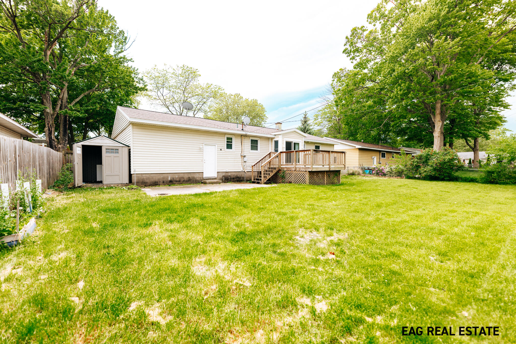 950 Woodside Road Muskegon, MI 49441 - Photo 3 of 42 434A8112