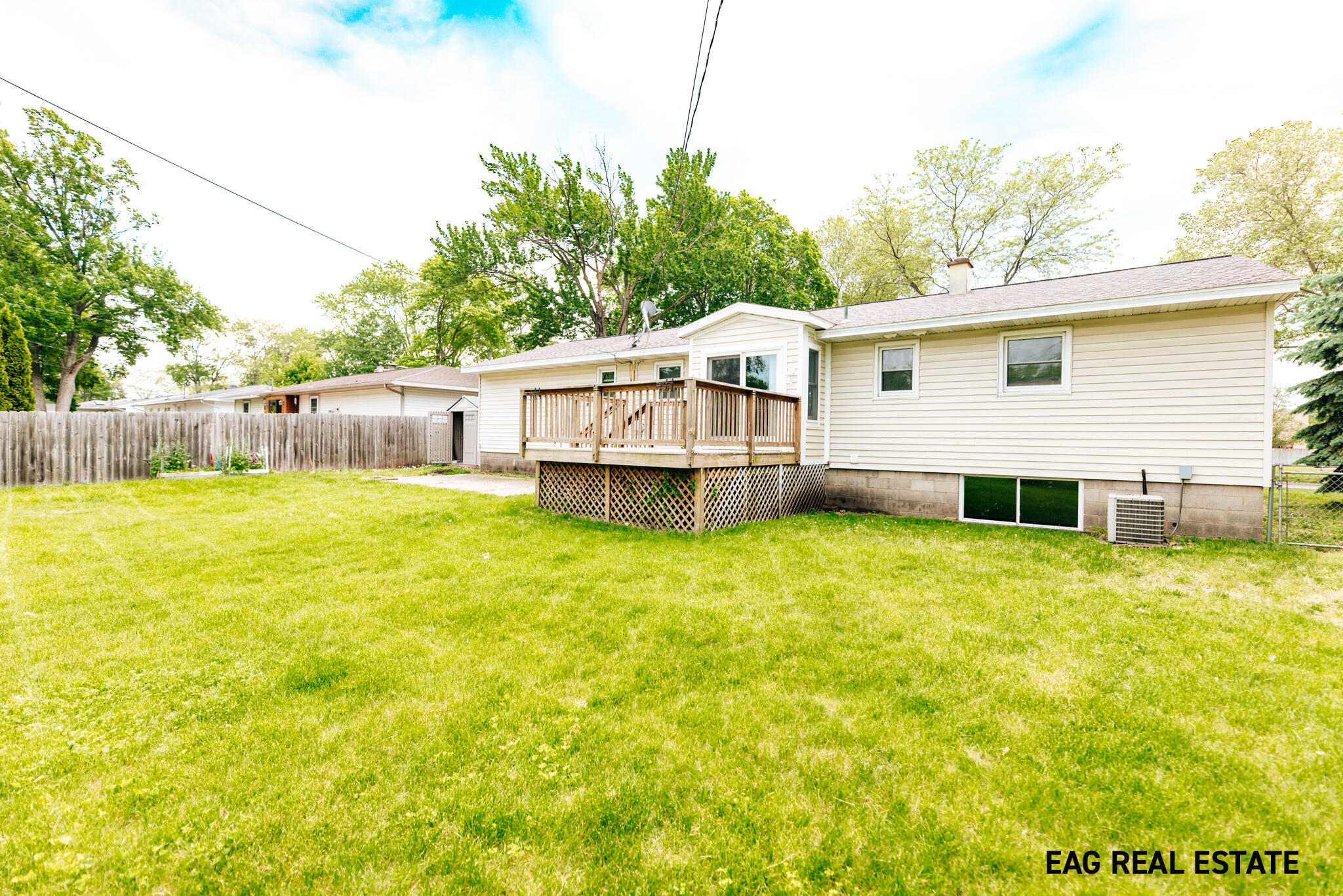 950 Woodside Road Muskegon, MI 49441 - Photo 5 of 42 434A8115