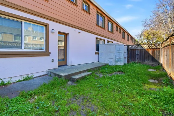 $420,000 | 712 Daniels Avenue, Vallejo, CA 94590