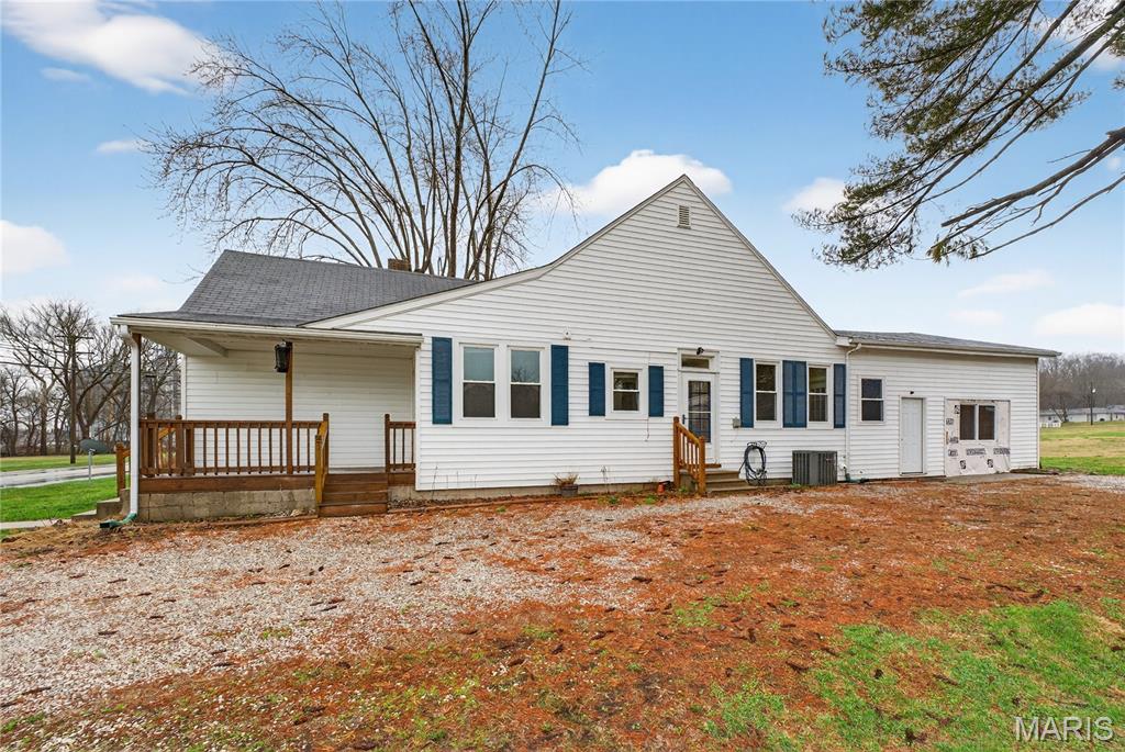 706 South Park Street Hardin, IL 62047 - Photo 1 of 20