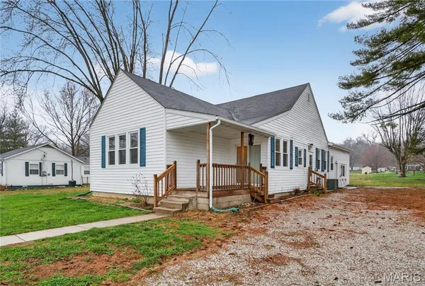 $99,900 | 706 South Park Street, Hardin, IL 62047