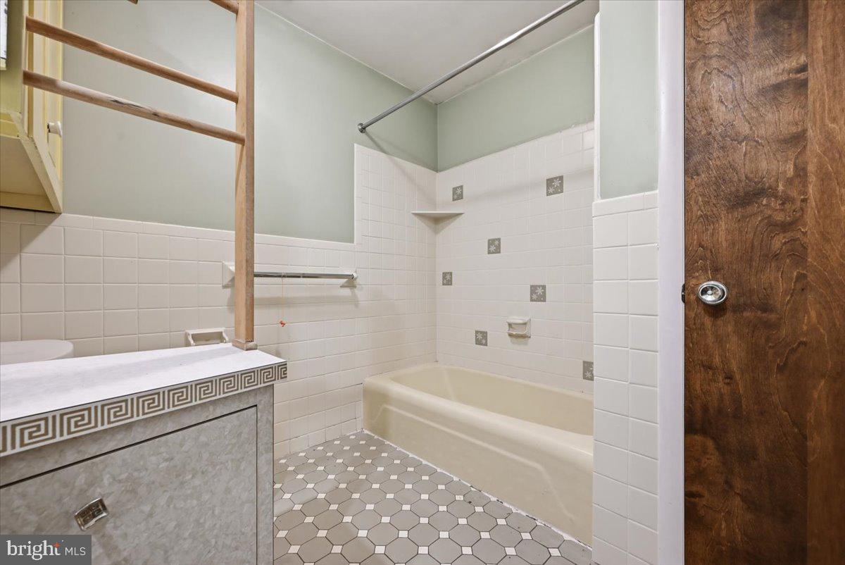 3728 Kings Road Pennsburg, PA 18073 - Photo 58 of 86