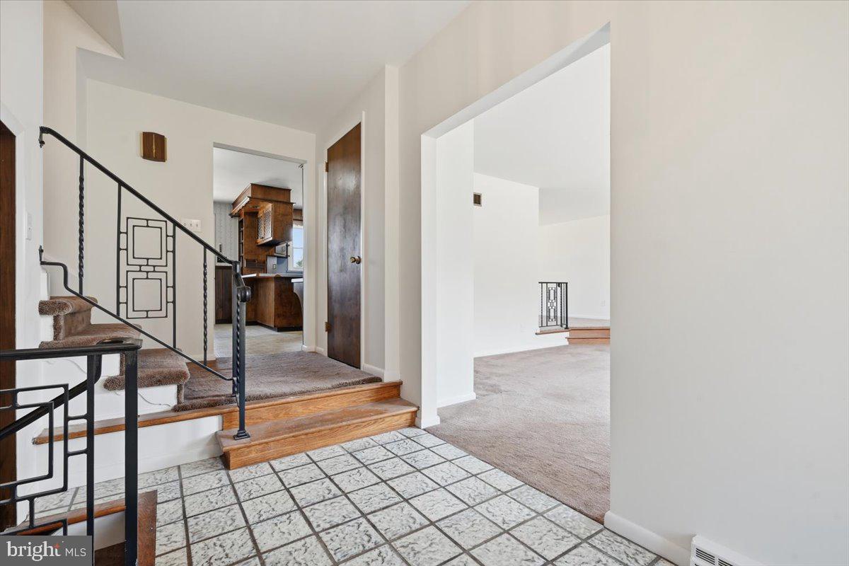 3728 Kings Road Pennsburg, PA 18073 - Photo 6 of 86