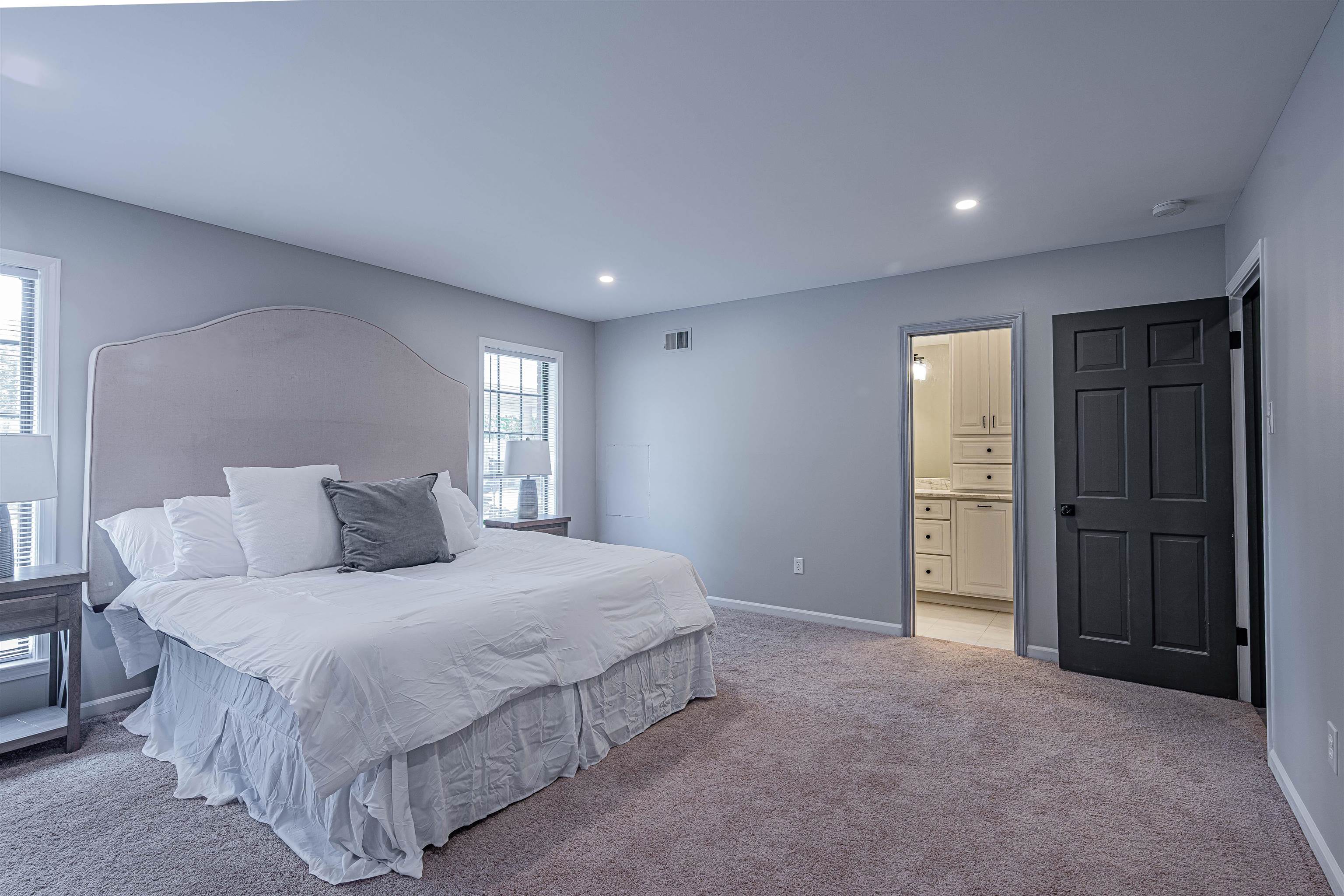 2138 Sonning Drive Germantown, TN 38138 - Photo 21 of 40 a bedroom with a bed and a dresser