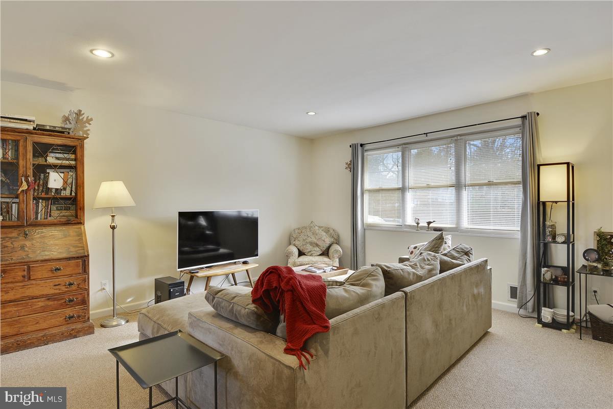 Living room -virtual view