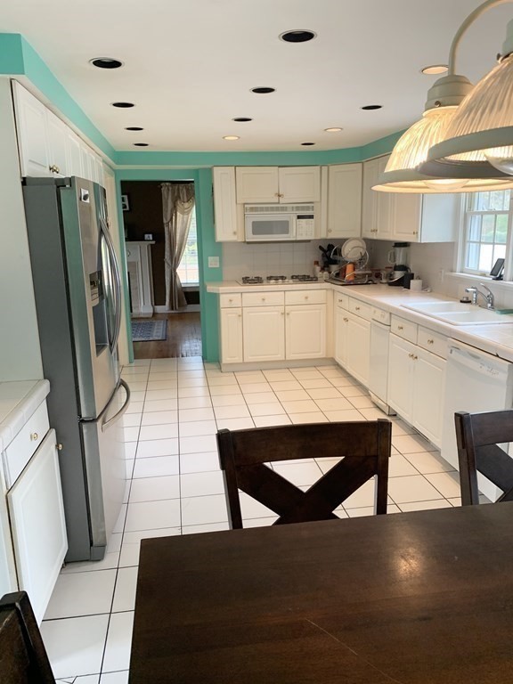 344 Granby Road South Hadley, MA 01075 - Photo 8 of 40 Gallery Image 8