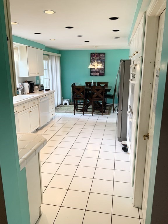 344 Granby Road South Hadley, MA 01075 - Photo 9 of 40 Gallery Image 9