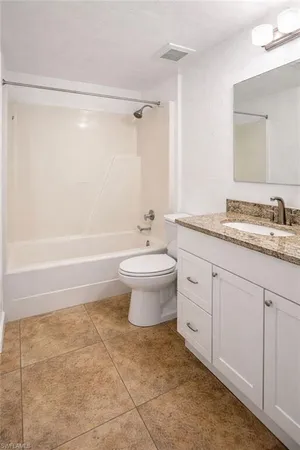 $2,000 | 5324 Treetops Drive, Unit G2, Naples, FL 34113