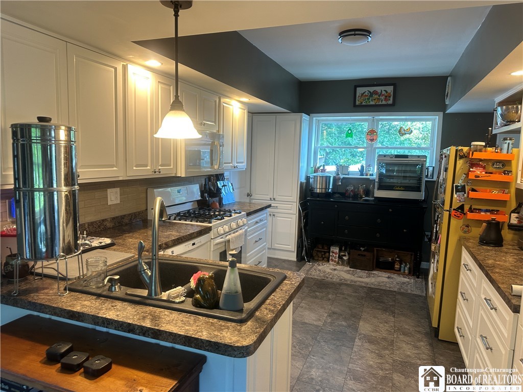 118 Chestnut Street Springville, NY 14141 - Photo 11 of 24