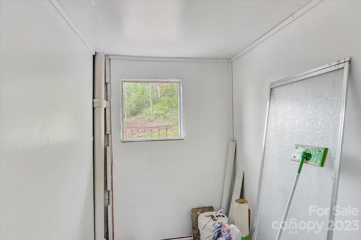 214 Plank Road Canton, NC 28716 - Photo 21 of 27 a view of hallway with window