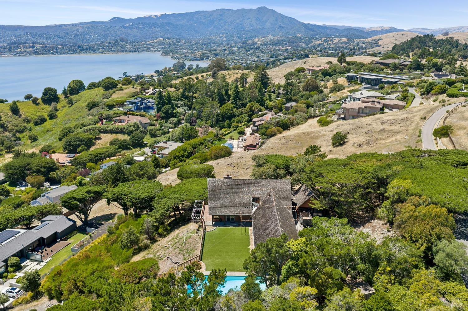 81 Mt Tiburon Road Belvedere Tiburon, CA 94920 - Photo 24 of 26