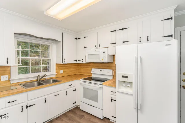 $3,200 | 6824 Branton Drive, Cary, NC 27519