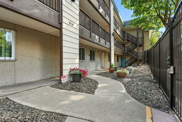 $309,900 | 214 West 6th Avenue, Unit 106, Spokane, WA 99204