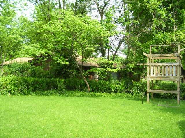 8216 Rumford Road Indianapolis, IN 46219 - Photo 3 of 12 Gallery Image 3