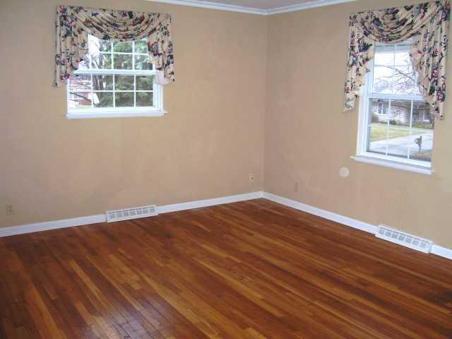 8216 Rumford Road Indianapolis, IN 46219 - Photo 8 of 12 Gallery Image 8