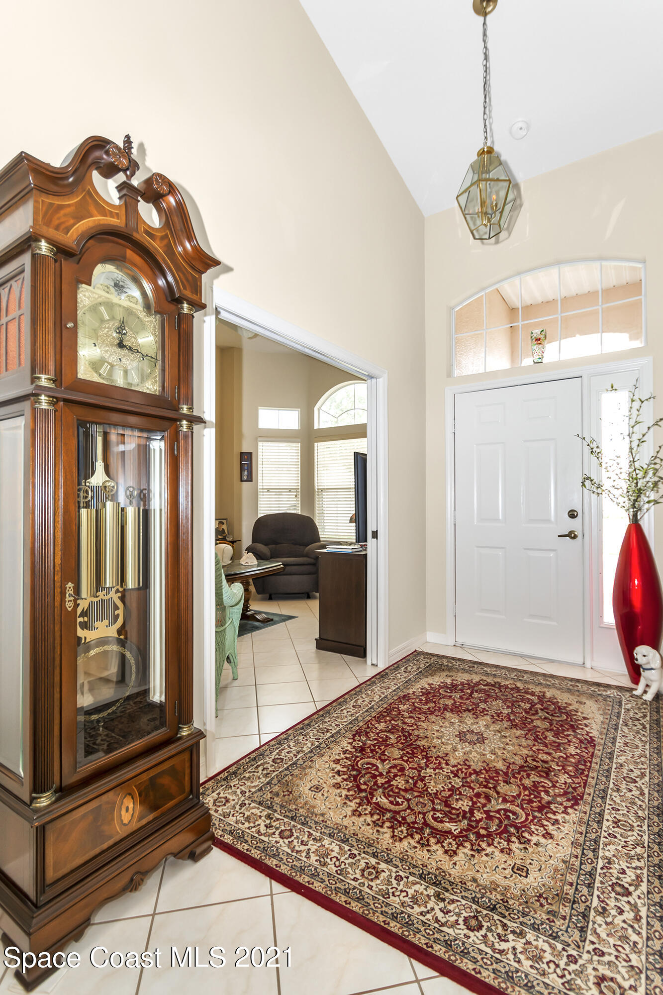 569 Renaissance Avenue Melbourne, FL 32940 - Photo 3 of 34 a living room with furniture