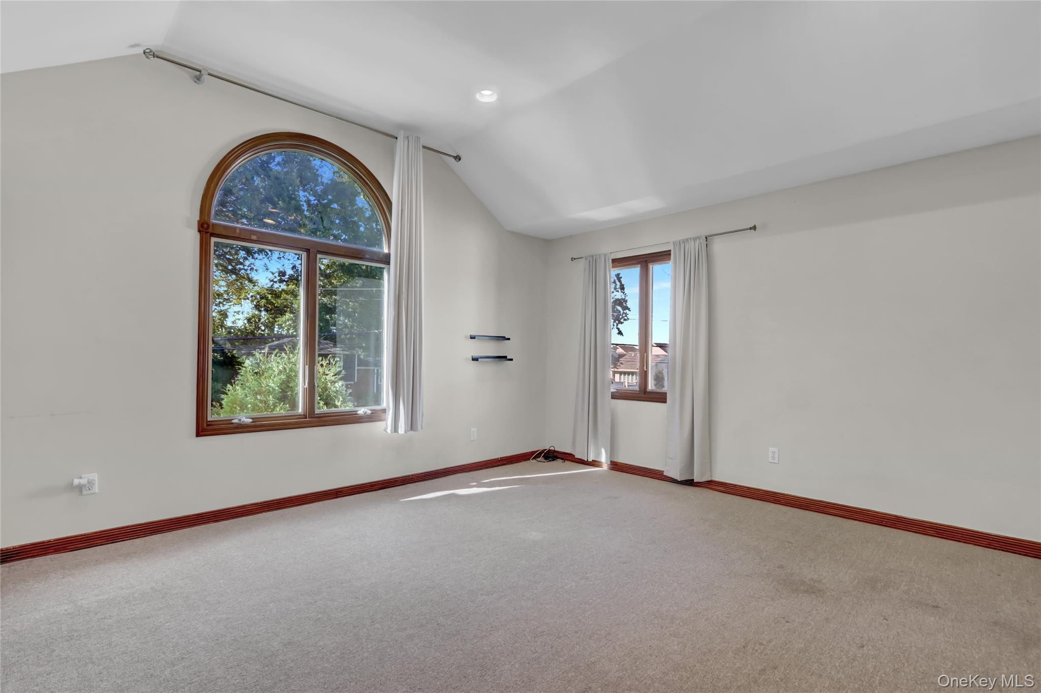 600 Plainview Road Plainview, NY 11803 - Photo 21 of 41 an empty room with a window