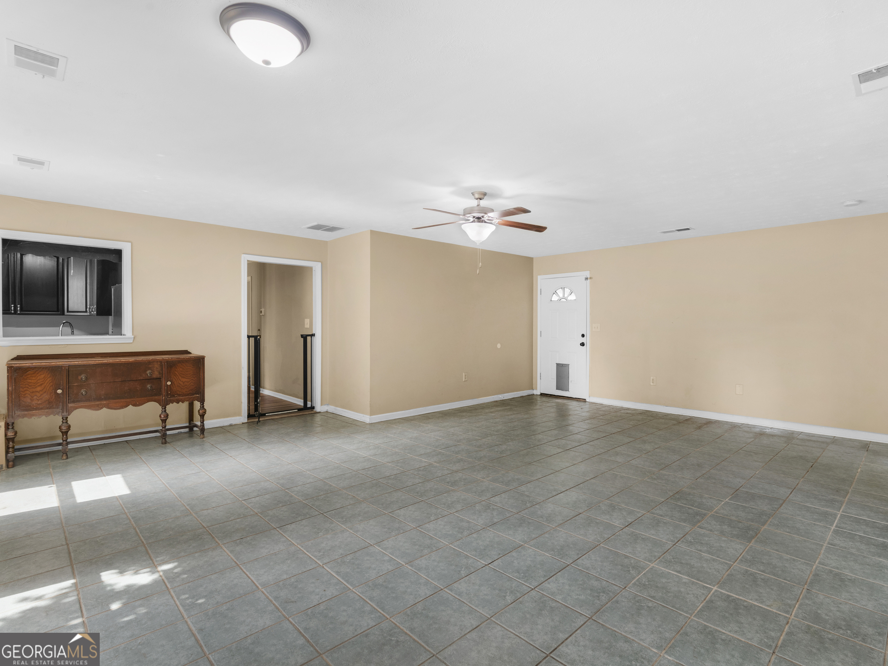 4939 Highway 19 Zebulon, GA 30295 - Photo 51 of 70 a view of an empty room with a window
