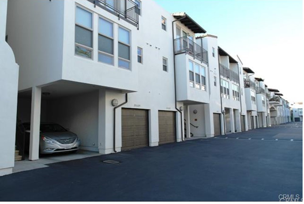 576 South Brea Boulevard Brea, CA 92821 - Photo 5 of 36