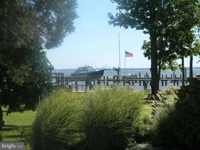3751 Thomas Point Road Annapolis, MD 21403 - Photo 15 of 19 View