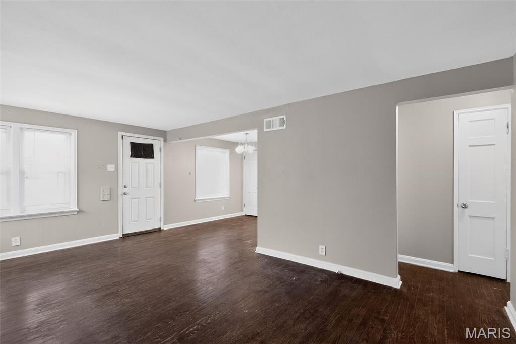 8124 Titus Road St. Louis, MO 63114 - Photo 11 of 30 Gallery Image 11