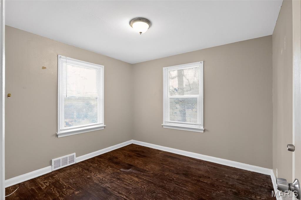 8124 Titus Road St. Louis, MO 63114 - Photo 14 of 30 Gallery Image 14