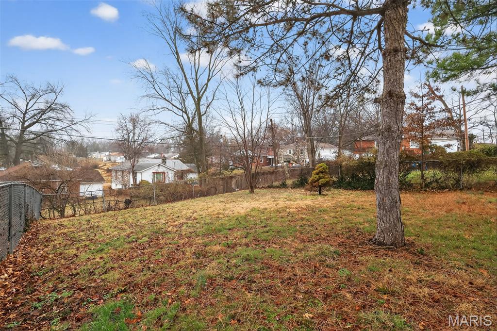8124 Titus Road St. Louis, MO 63114 - Photo 6 of 30 Gallery Image 6