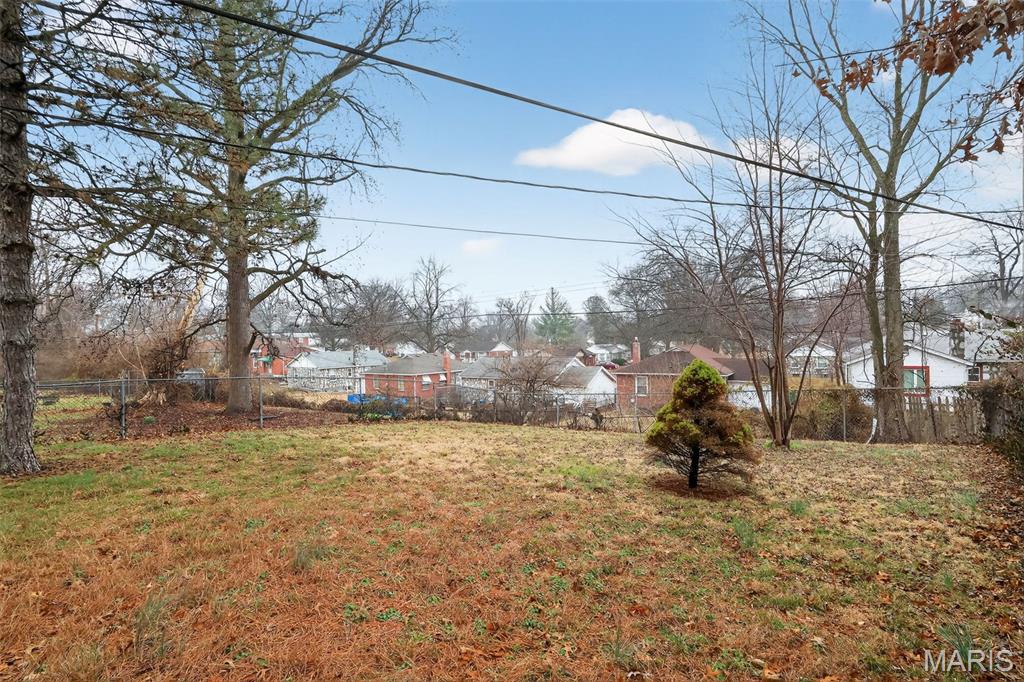 8124 Titus Road St. Louis, MO 63114 - Photo 7 of 30 Gallery Image 7