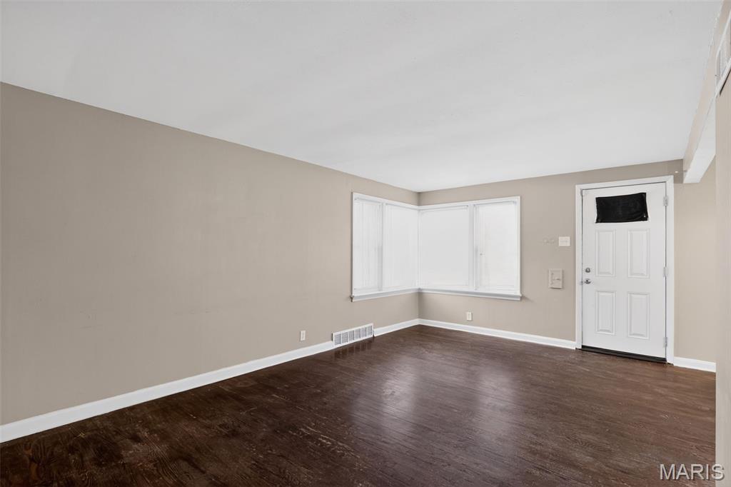 8124 Titus Road St. Louis, MO 63114 - Photo 8 of 30 Gallery Image 8