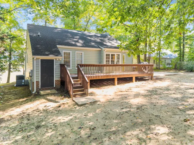 $299,400 | 140 Bramble Court, Youngsville, NC 27596