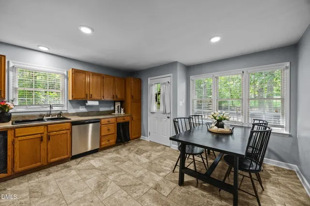 $299,400 | 140 Bramble Court, Youngsville, NC 27596